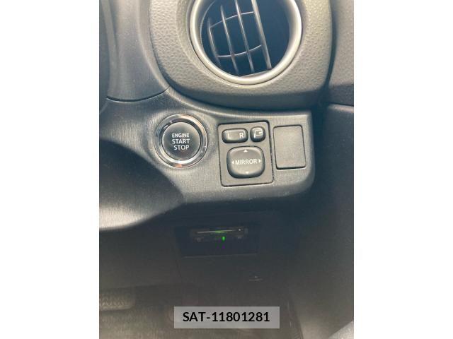 Toyota VITZ 2013-11 8369613-18
