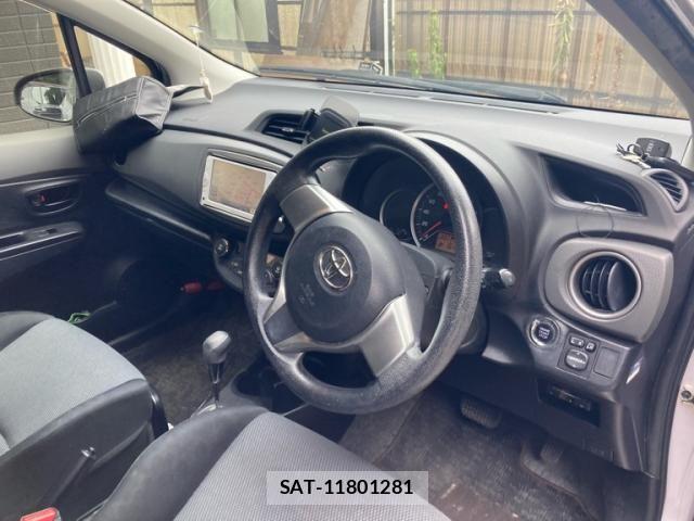 Toyota VITZ 2013-11 8369613-4