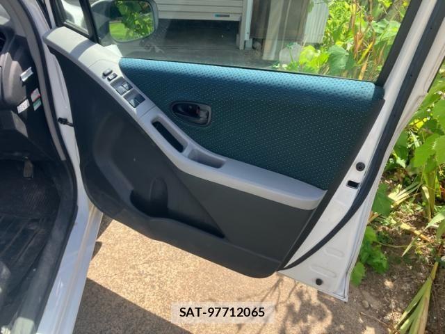 Toyota VITZ 2005-07 8369617-11