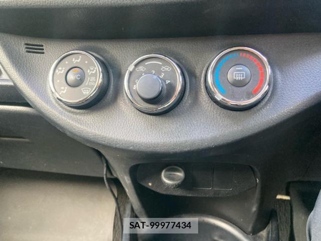 Toyota VITZ 2015-12 8369608-20