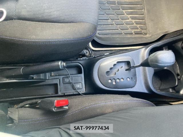 Toyota VITZ 2015-12 8369608-21