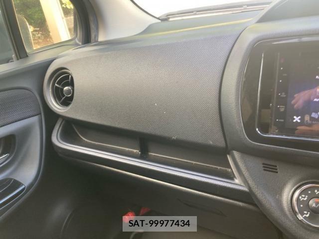 Toyota VITZ 2015-12 8369608-22