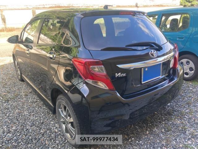 Toyota VITZ 2015-12 8369608-2