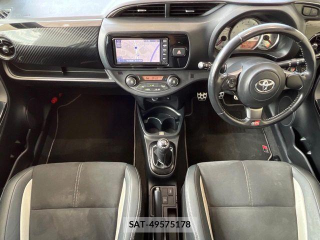 Toyota VITZ 2019-09 8369601-1