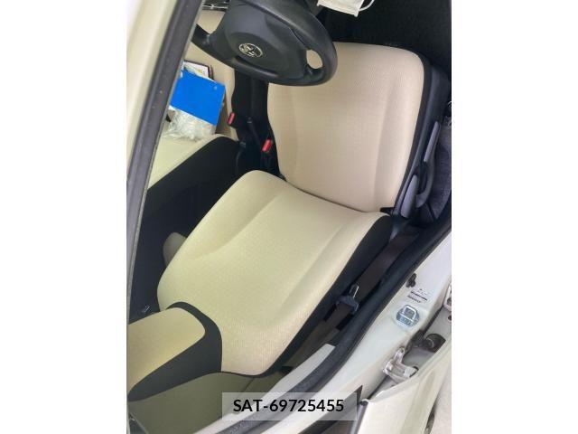 Toyota VITZ 2011-09 8369615-12
