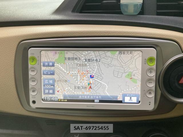 Toyota VITZ 2011-09 8369615-18