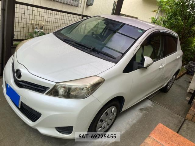 Toyota VITZ 2011-09 8369615-1