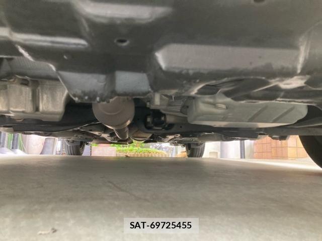 Toyota VITZ 2011-09 8369615-3