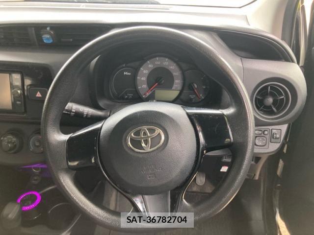 Toyota VITZ 2017-08 8369606-12
