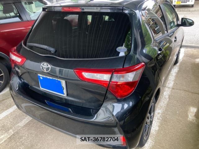 Toyota VITZ 2017-08 8369606-3