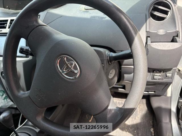 Toyota VITZ 2009-10 8369616-12