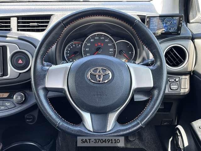 Toyota VITZ 2011-08 8369602-4