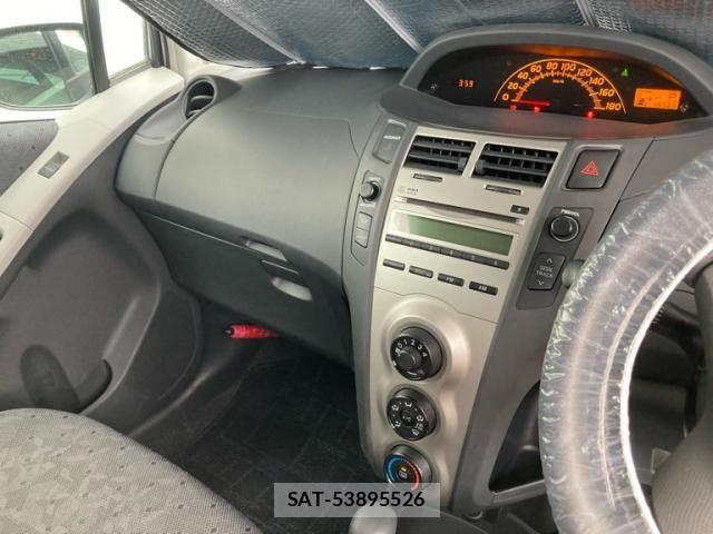 Toyota VITZ 2009-08 8369614-17
