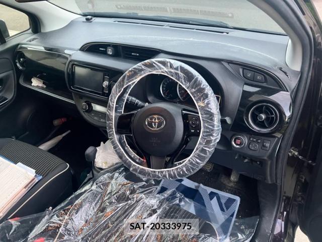 Toyota VITZ 2018-06 8369604-16