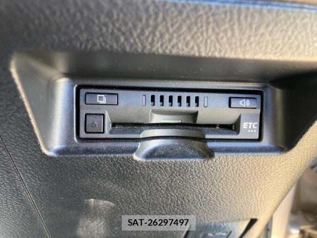 Toyota VITZ 2016-09 8369612-16