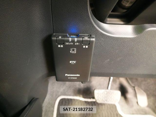 Toyota VITZ 2018-10 8369605-16