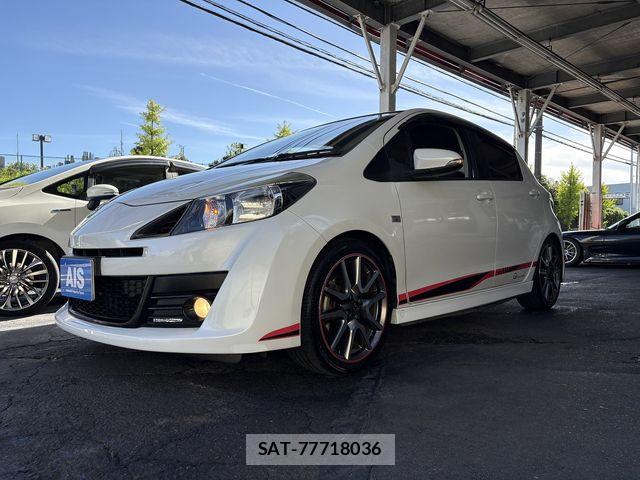 Toyota VITZ 2011-11 8369607-0