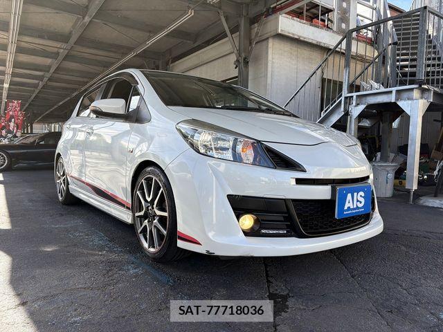 Toyota VITZ 2011-11 8369607-12