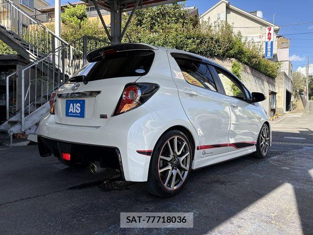 Toyota VITZ 2011-11 8369607-13