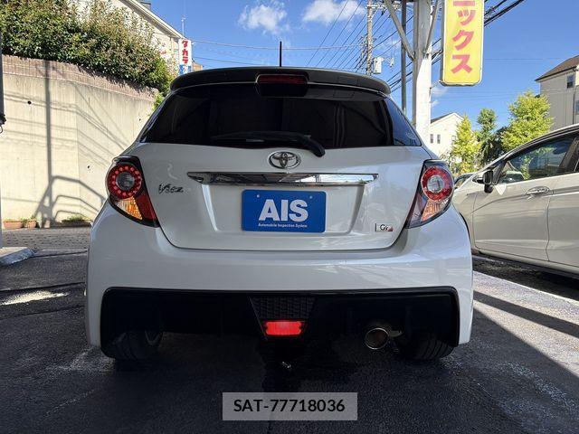 Toyota VITZ 2011-11 8369607-14