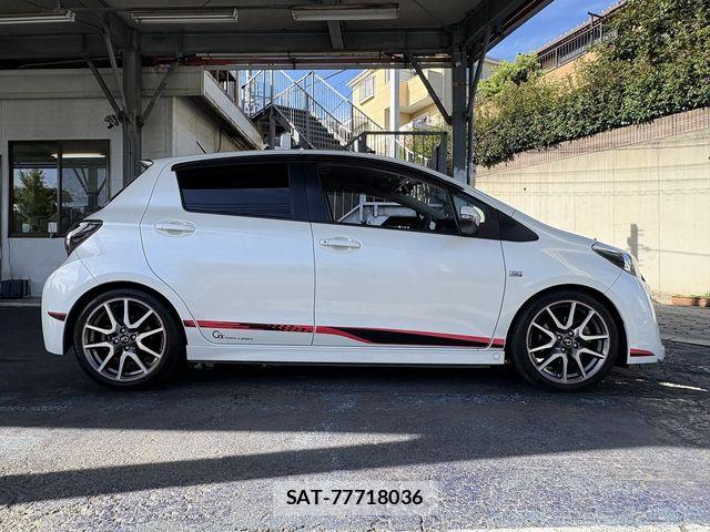 Toyota VITZ 2011-11 8369607-15