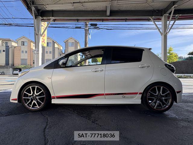 Toyota VITZ 2011-11 8369607-16
