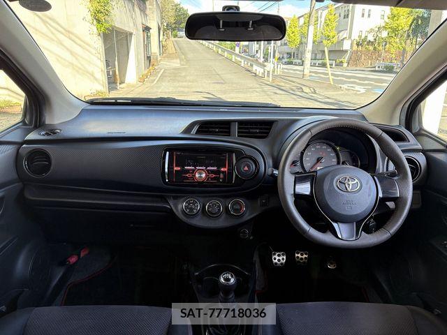 Toyota VITZ 2011-11 8369607-1