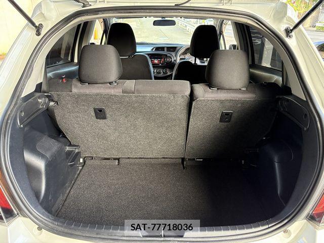 Toyota VITZ 2011-11 8369607-26