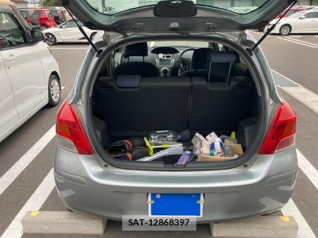 Toyota VITZ 2009-09 8369618-11