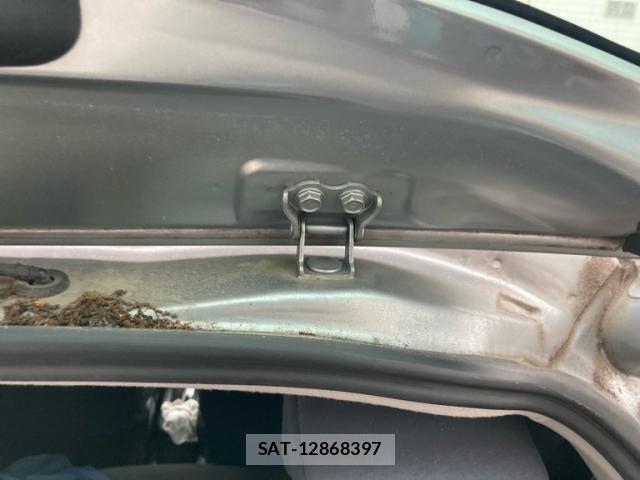 Toyota VITZ 2009-09 8369618-13