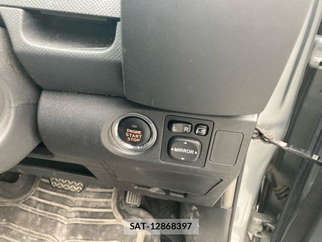 Toyota VITZ 2009-09 8369618-25