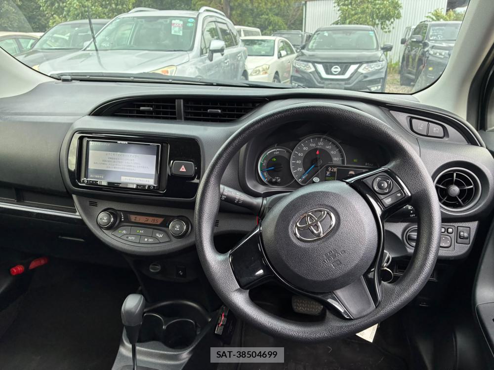 Toyota VITZ 2019-07 8107903-10