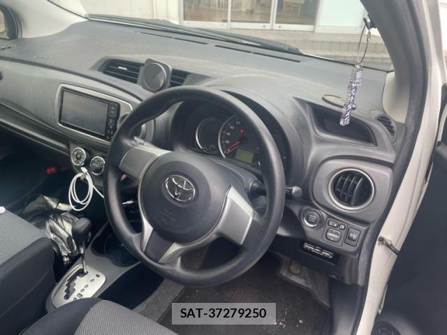 Toyota VITZ 2012-05 8372337-13