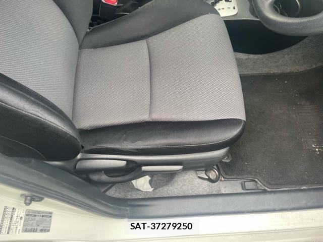 Toyota VITZ 2012-05 8372337-15