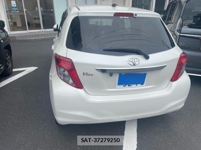 Toyota VITZ 2012-05 8372337-3