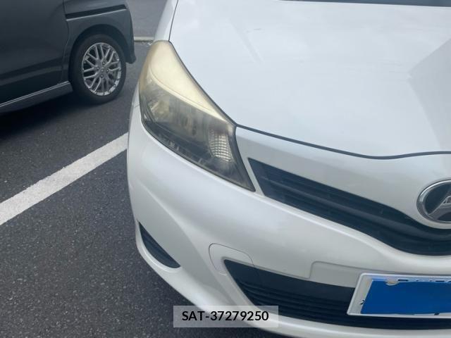 Toyota VITZ 2012-05 8372337-4