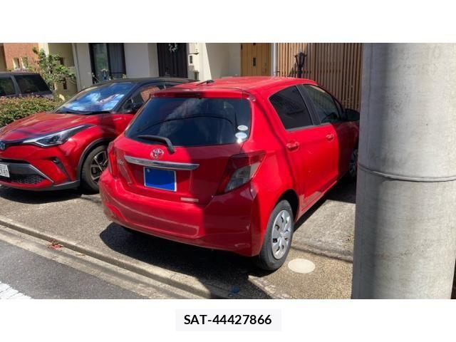 Toyota VITZ 2011-10 8372339-3