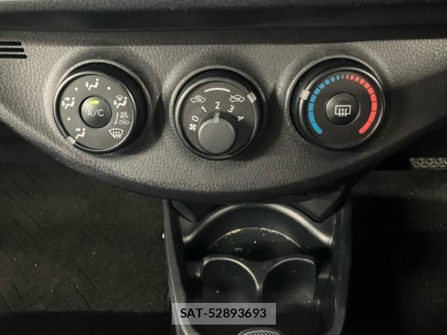Toyota VITZ 2018-04 8372335-18