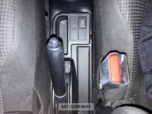 Toyota VITZ 2018-04 8372335-20