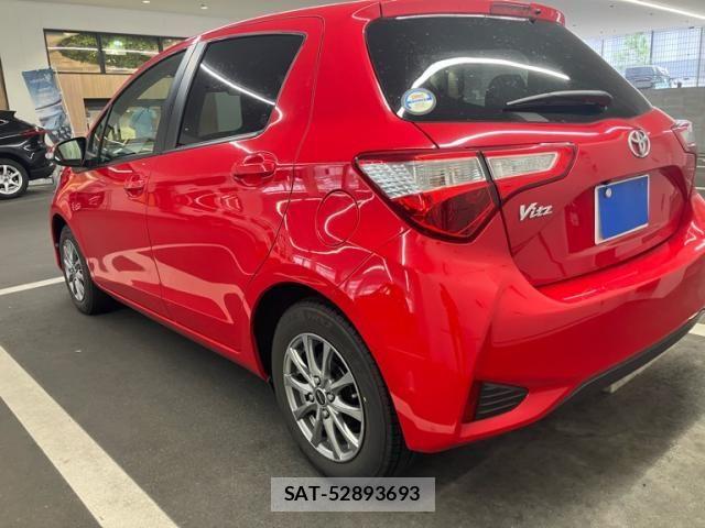 Toyota VITZ 2018-04 8372335-4