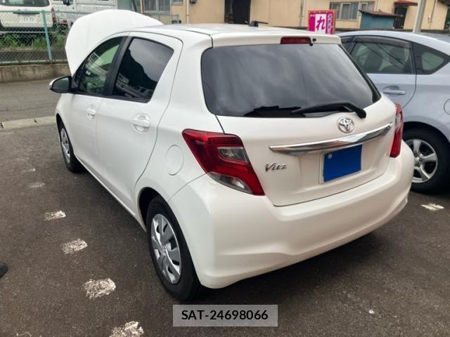 Toyota VITZ 2015-03 8372334-13