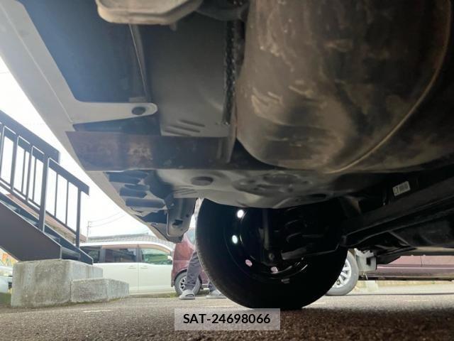 Toyota VITZ 2015-03 8372334-16