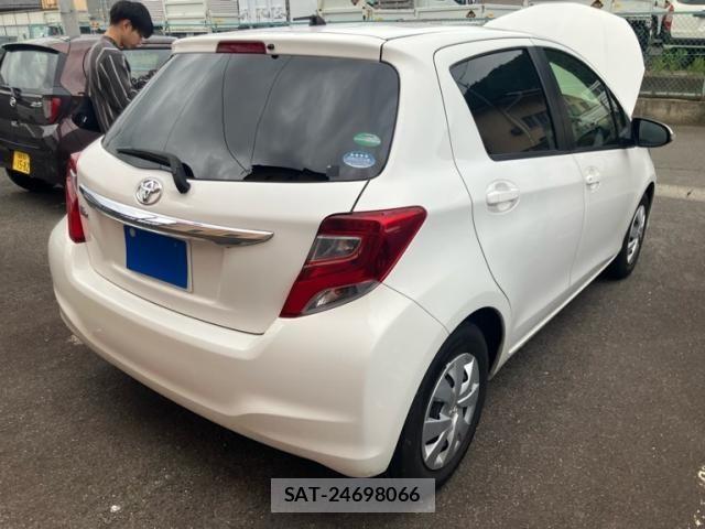 Toyota VITZ 2015-03 8372334-2