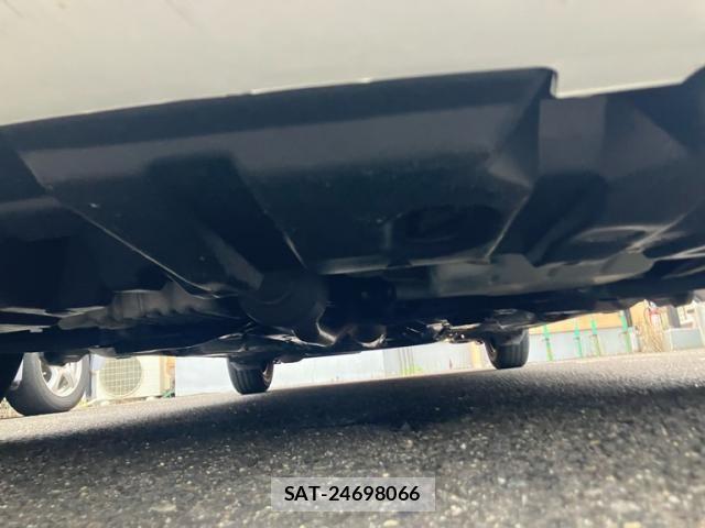 Toyota VITZ 2015-03 8372334-5