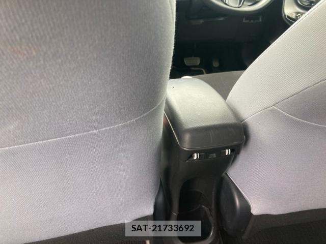 Toyota VITZ 2015-09 8372336-13