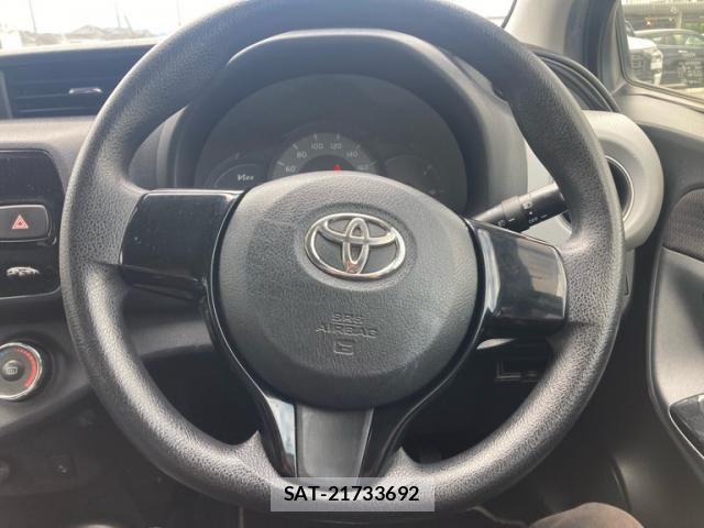 Toyota VITZ 2015-09 8372336-14