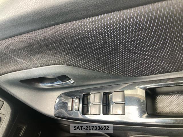 Toyota VITZ 2015-09 8372336-17