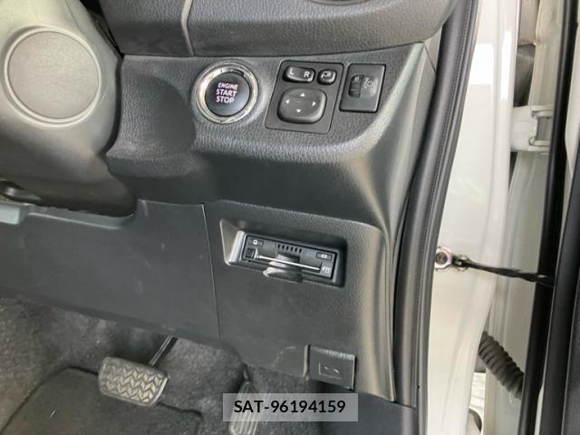 Toyota VITZ 2018-10 8410946-19