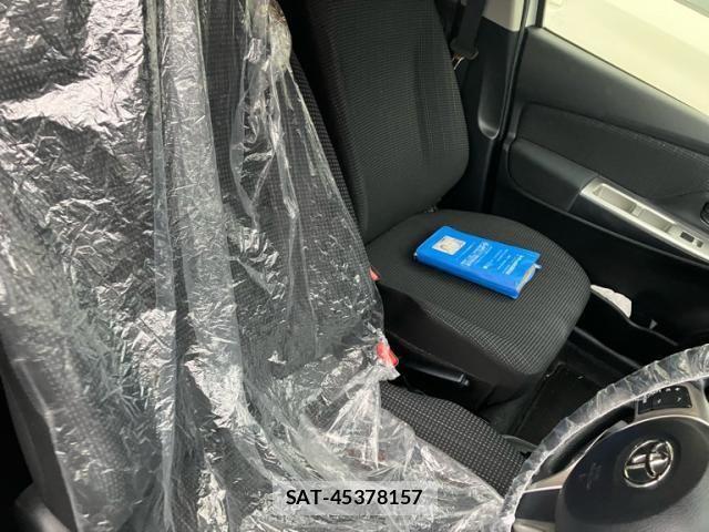 Toyota VITZ 2015-12 8410944-11