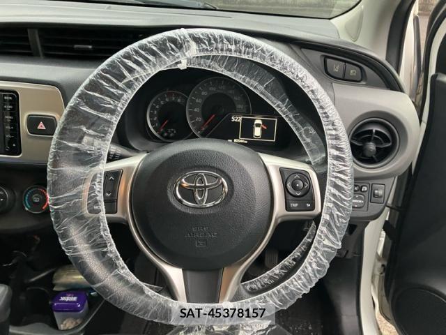 Toyota VITZ 2015-12 8410944-13